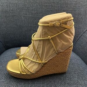 Elegant Gold Wedge Sandals